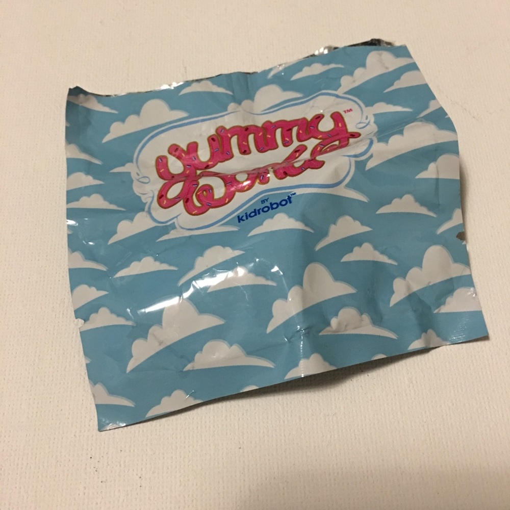 Kidrobot Vinyl Keychain - Picture 4 of 14